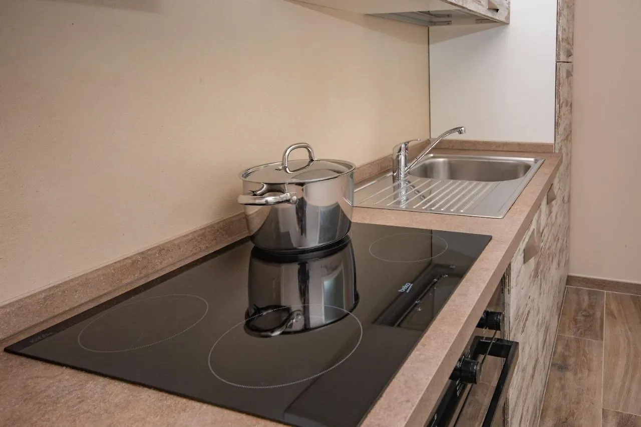 Ca Bianca Sopra Apartment Toscolano Maderno 0*,